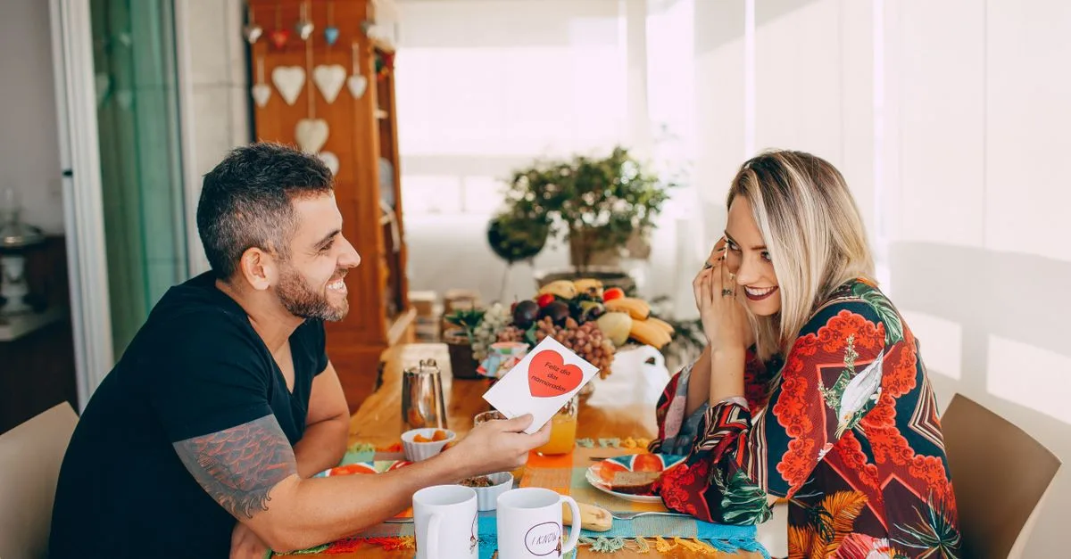 Dia dos Namorados e Dieta: Como Curtir o Jantar Romântico Sem Perder os Resultados